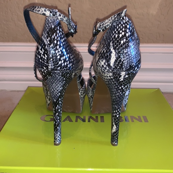 EUC 🤩 Gianni Binni Karstin Snake Reptile Platform Strappy Peep Toe Heels 8.5M - Picture 5 of 8